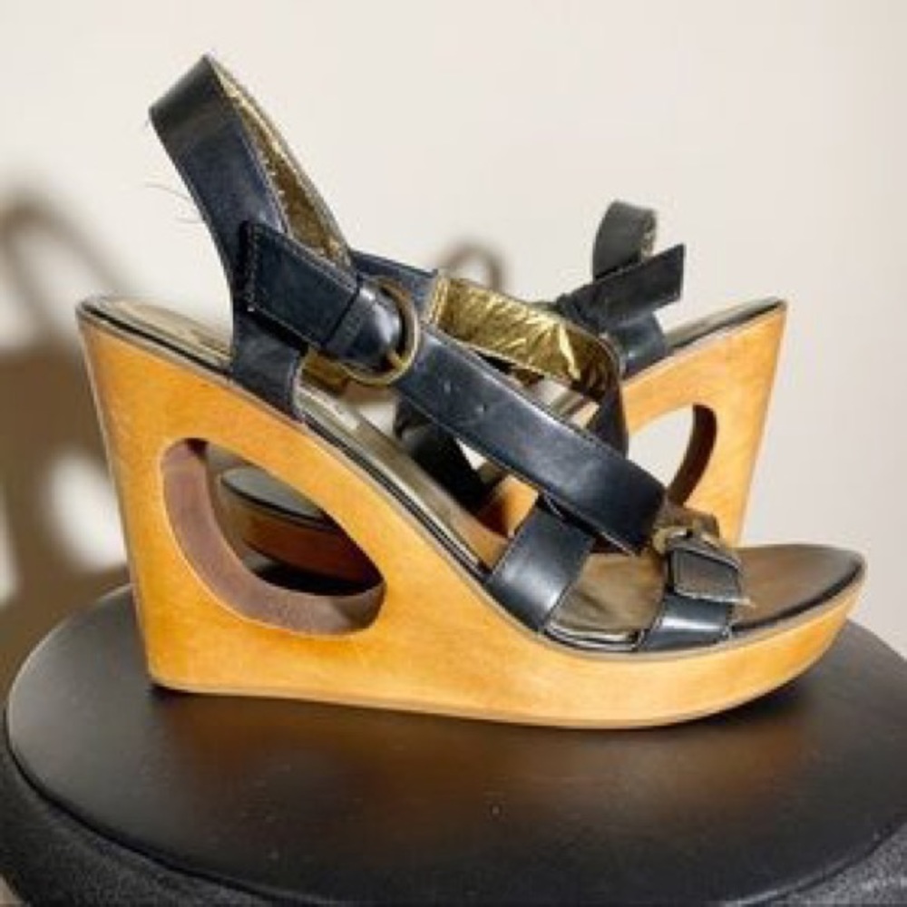 STEVE MADDEN Champyun Strappy Wood Cutout Wedges